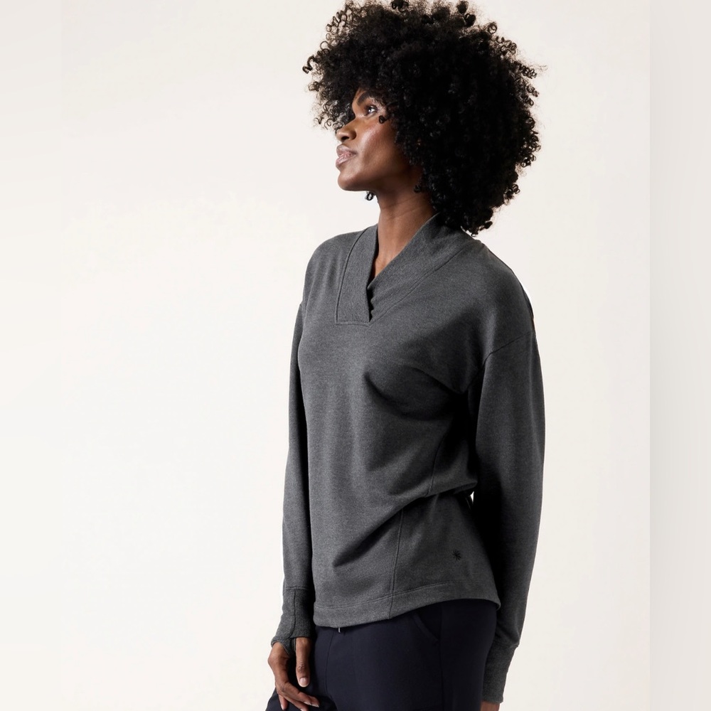 NWT Athleta Clarity V-Neck Sweatshirt - Black Heather, size small